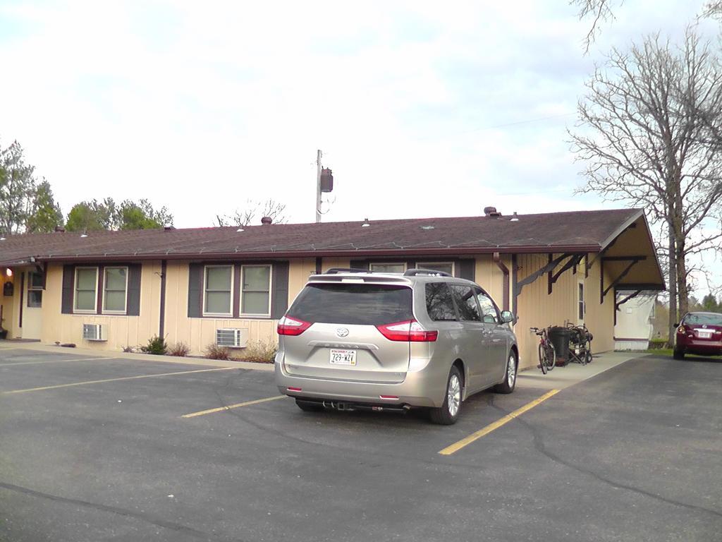 Motel 95&Campground Hixton Exterior foto